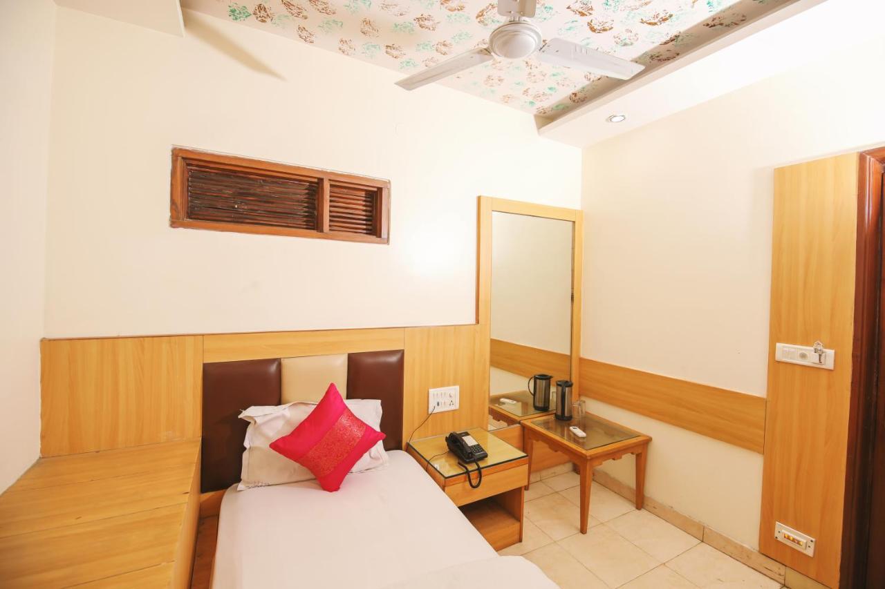 Hotel Lav Kush Deluxe " 3 Min Walking From New Delhi Railway Station " Exterior foto