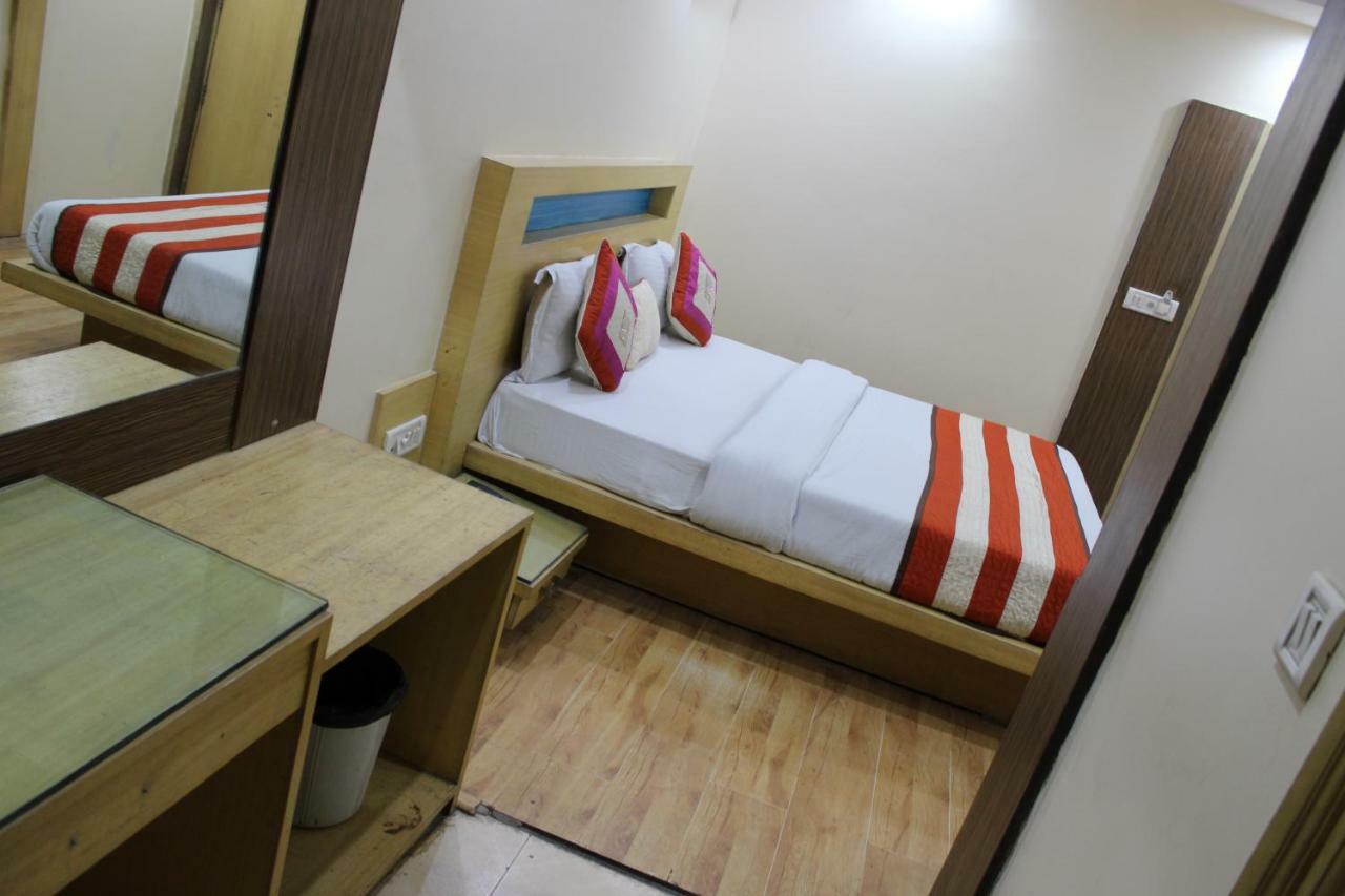 Hotel Lav Kush Deluxe " 3 Min Walking From New Delhi Railway Station " Exterior foto