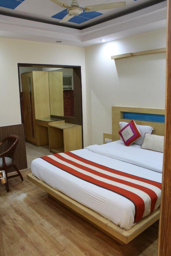 Hotel Lav Kush Deluxe " 3 Min Walking From New Delhi Railway Station " Exterior foto