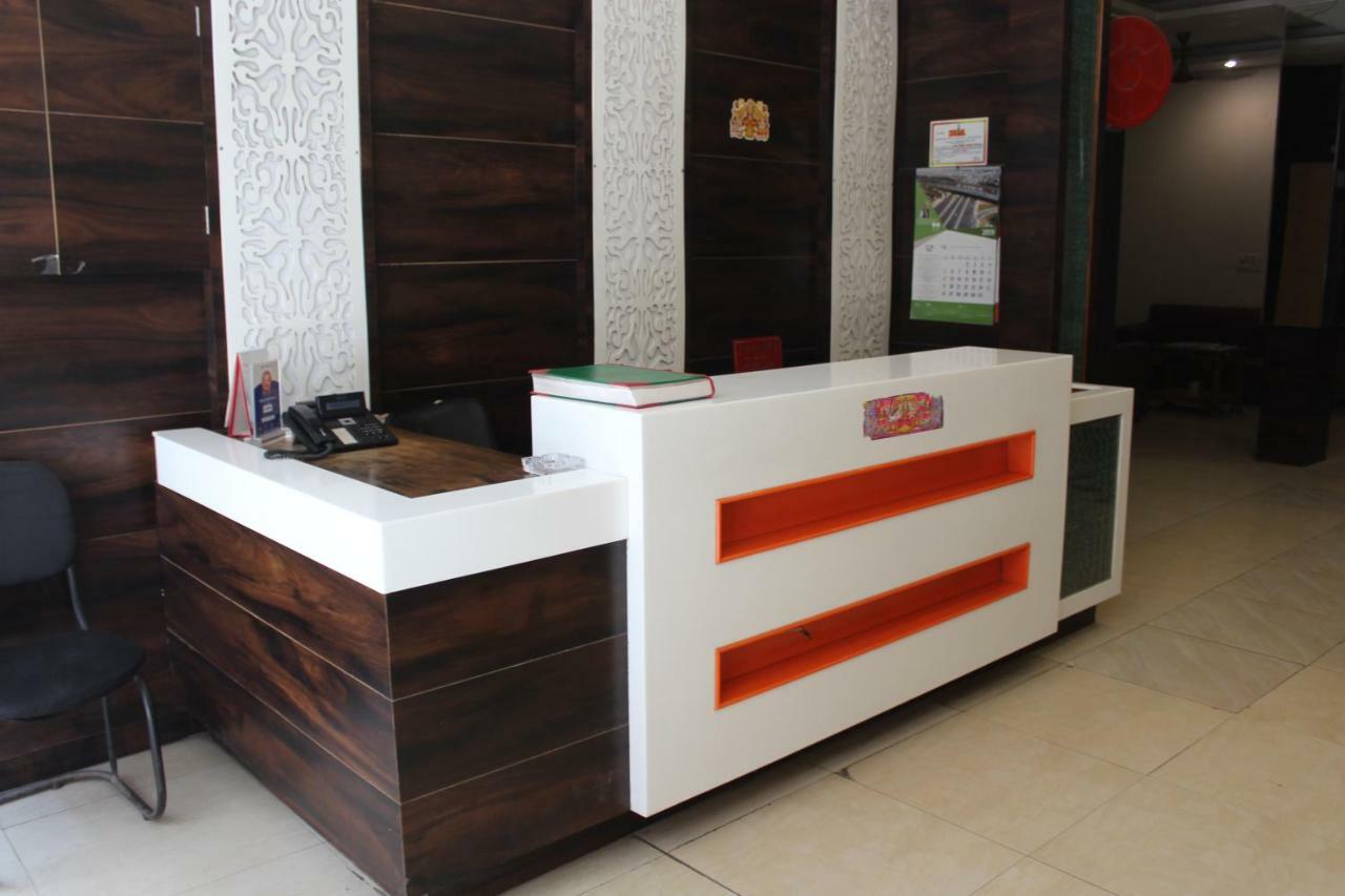 Hotel Lav Kush Deluxe " 3 Min Walking From New Delhi Railway Station " Exterior foto