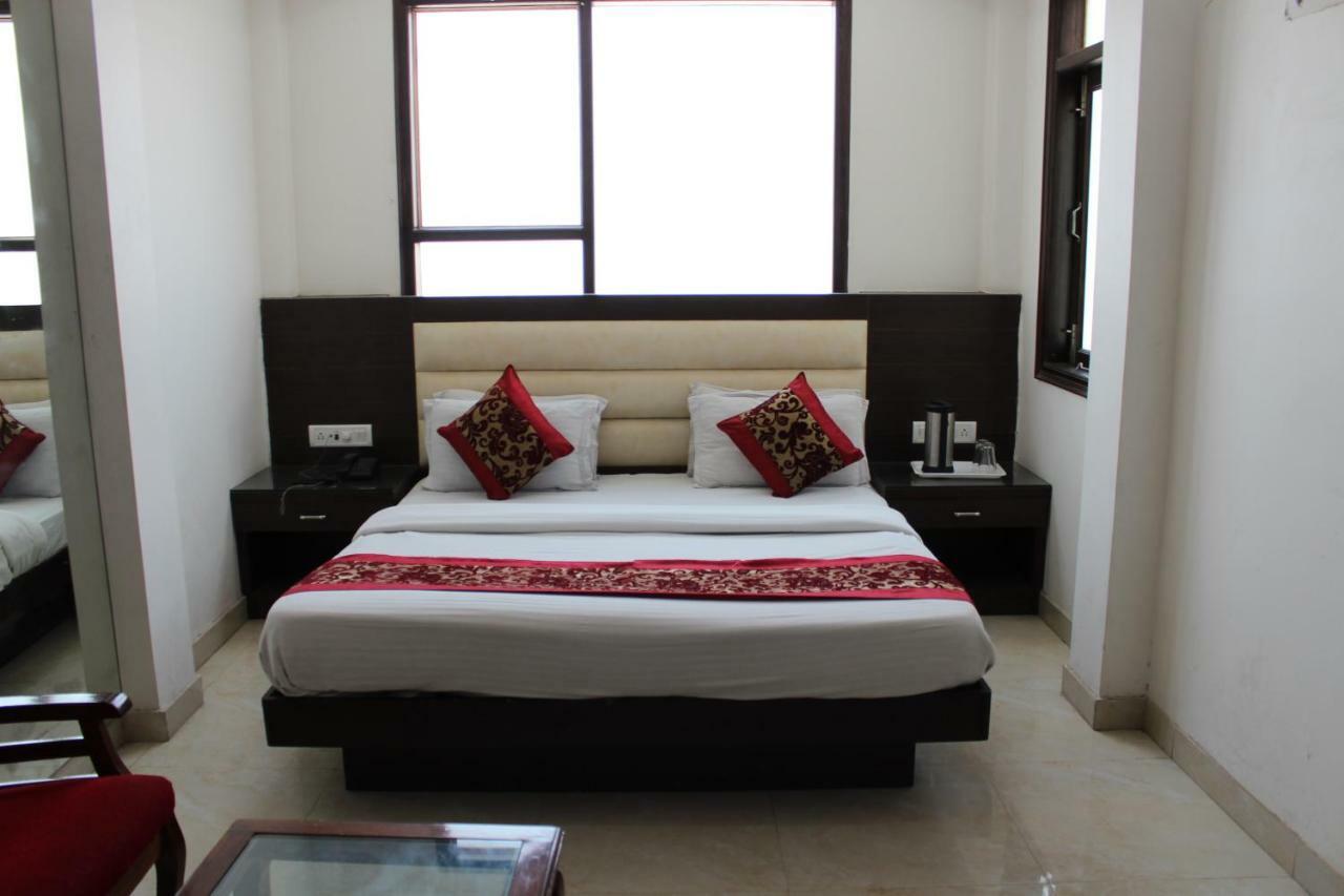 Hotel Lav Kush Deluxe " 3 Min Walking From New Delhi Railway Station " Exterior foto