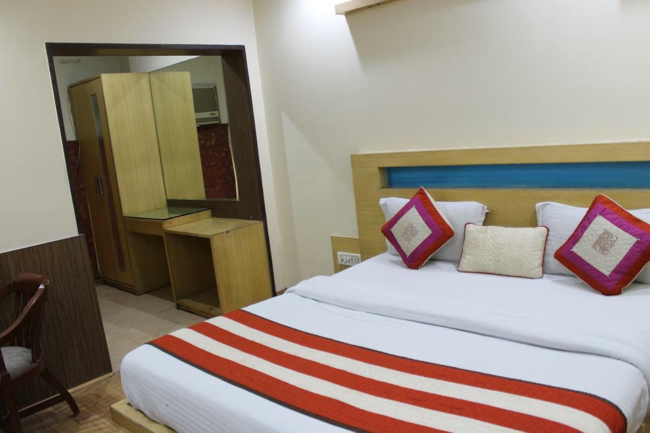 Hotel Lav Kush Deluxe " 3 Min Walking From New Delhi Railway Station " Exterior foto
